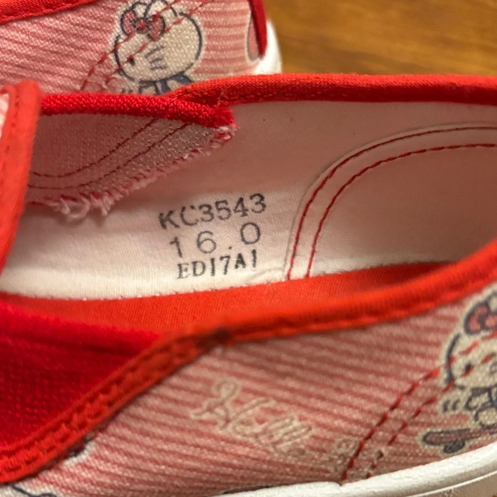 Hello Kitty Kids Slip On Sneakers by Sanrio - Size‎ 9.5 Baby Toddler